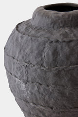 Horizon Vase in Black, close-up detail