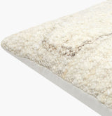Jagged Accent Pillow JGG-001 in Cream, corner detail