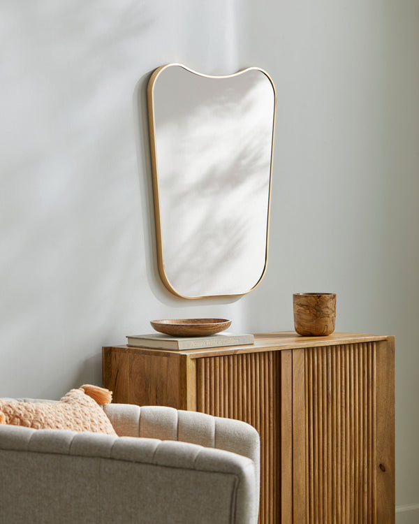 Bellona Accent Mirror OLO-002, styled in a room
