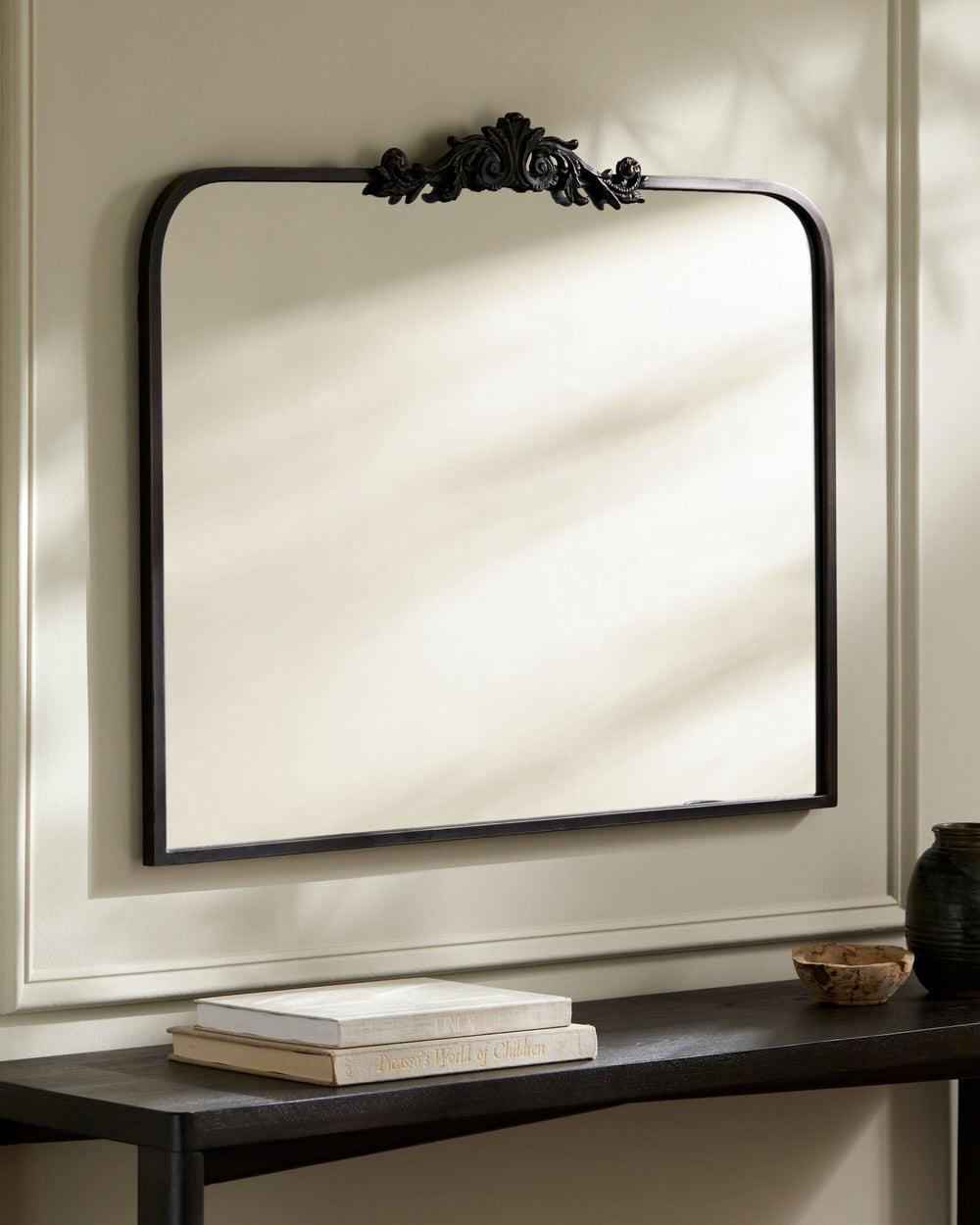 Aarlen Mantel Mirror RAL-002, styled in a room